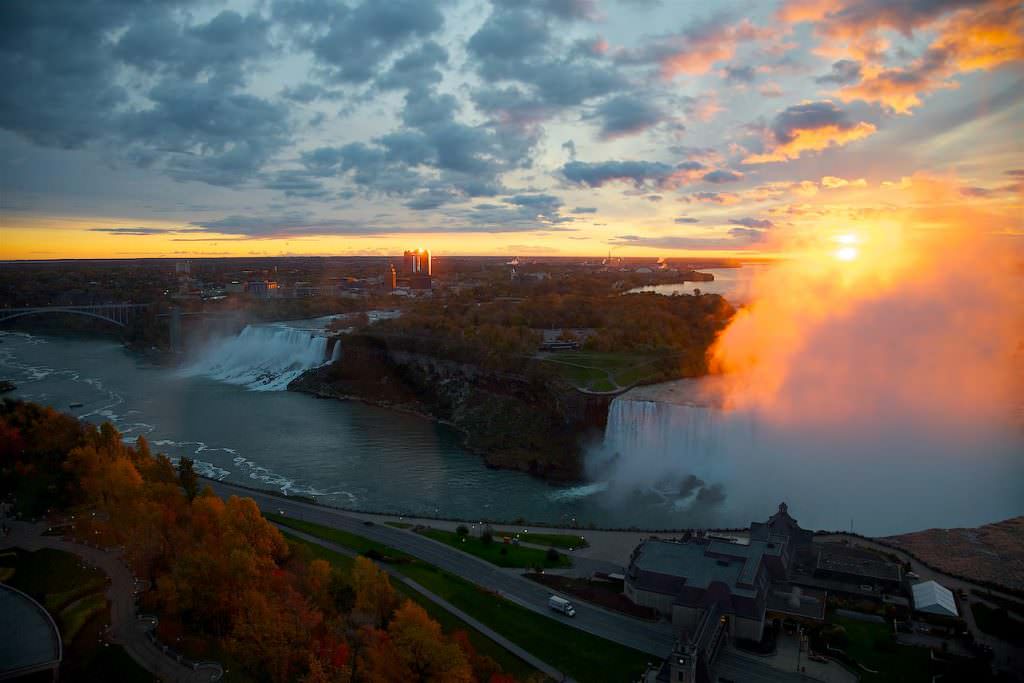 Embassy Suites - Fallsview