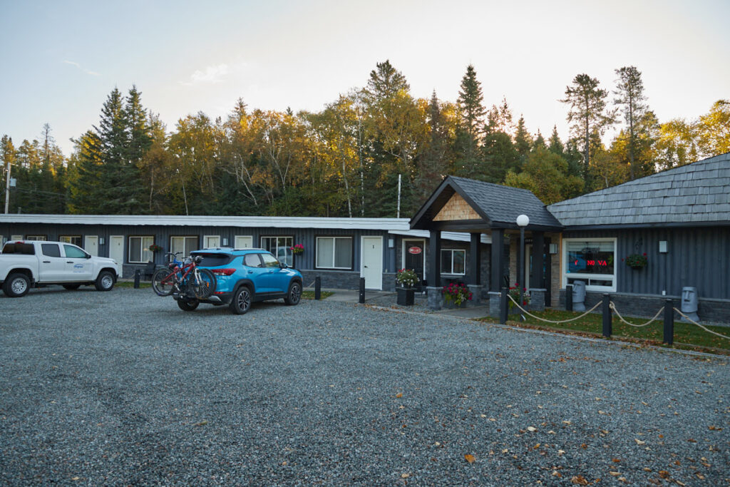 Mystic Isle Motel, Wawa